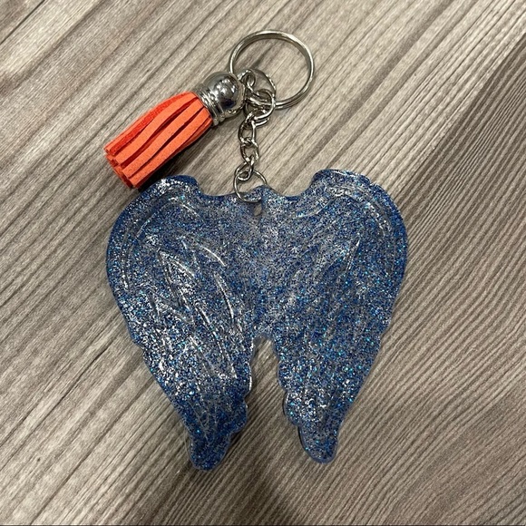 🎉🎉HP🎉🎉 Handmade Angel Wings Keychain - Picture 1 of 6